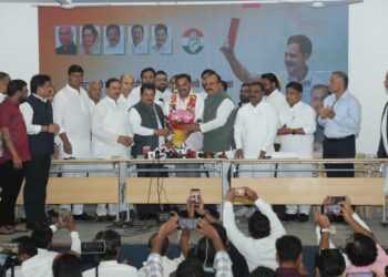 पुण्याचे माजी महापौर व राष्ट्रवादी काँग्रेसचे शहराध्यक्ष प्रशांत जगताप यांचा काँग्रेस पक्षात प्रवेश.