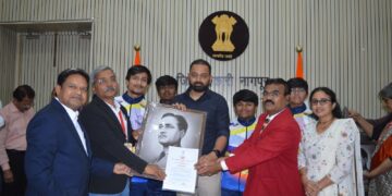 नागपूर जिल्ह्यात महाराष्ट्र विद्यालय खापरखेडाची दैदिप्यमान क्रीडा कामगिरी; दोन लाखांचे पारितोषिकाने सन्मान